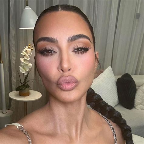 kim kardashian and instagram|Kim Kardashian Posts Cheeky New Instagram Selfie — See the .